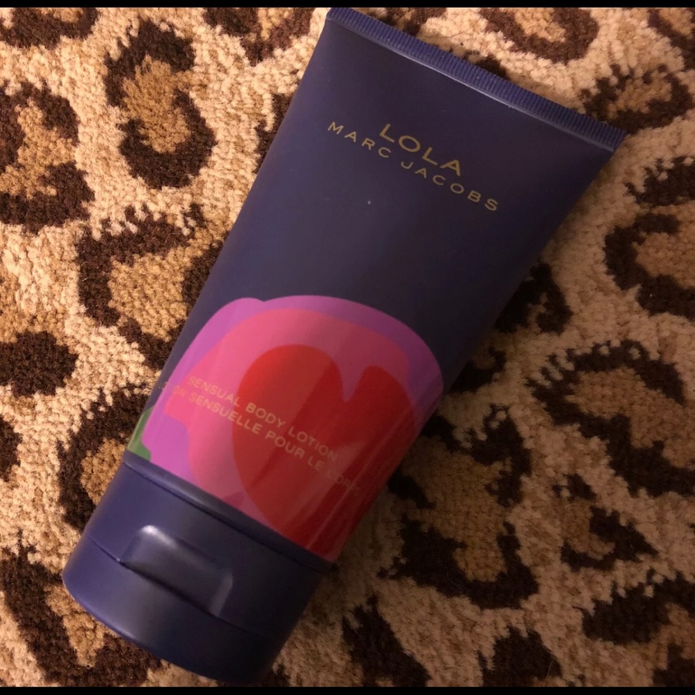 LOLA MARC JACOBS LOTION
